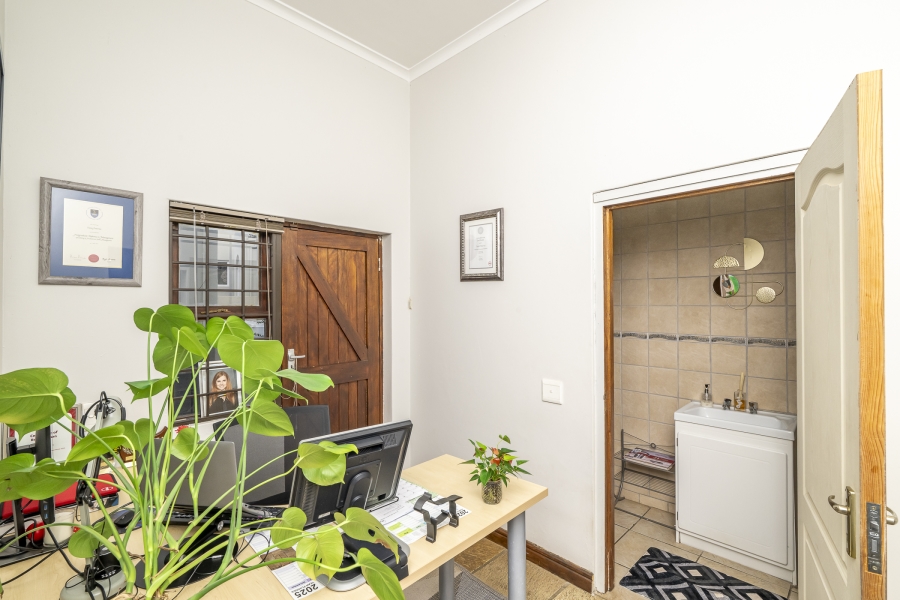 4 Bedroom Property for Sale in Van Riebeeckshof Western Cape